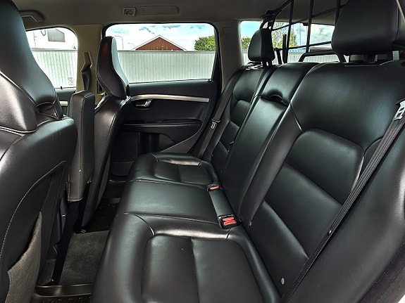 Volvo XC70 15 of 22