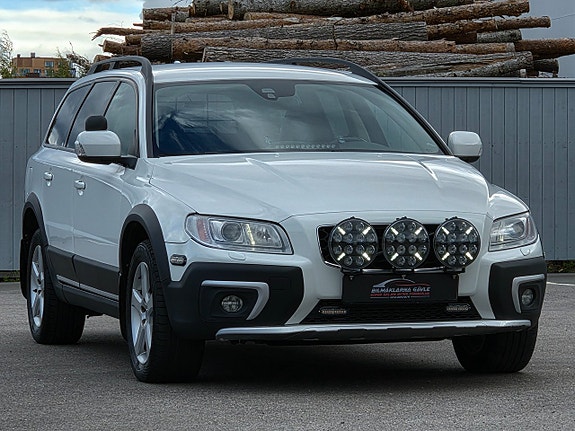 Volvo XC70 3 of 22