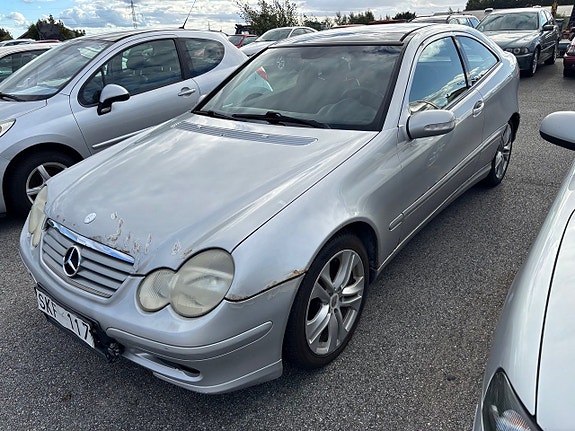 Mercedes-Benz C200 6 of 6