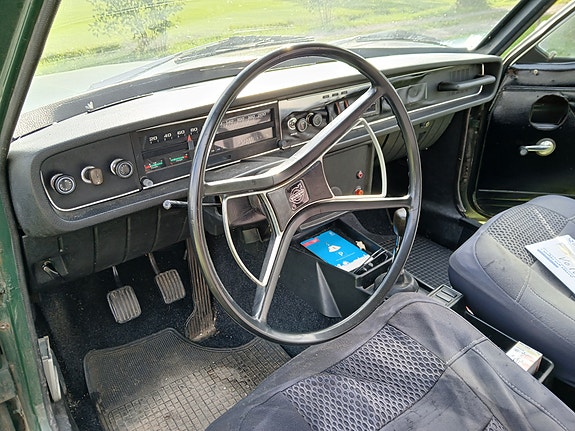 Volvo 142 3 of 8