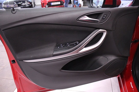 Opel Astra 10 of 26