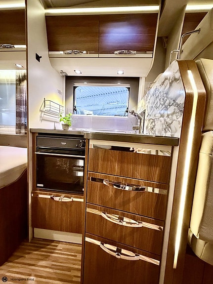 Adria Matrix M 670 SLT 50 Y EDITION 10 of 18