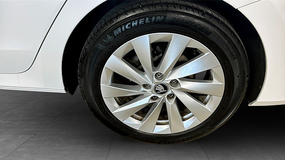 Skoda Octavia 6 of 12