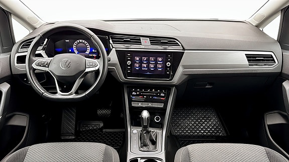 Volkswagen Touran 10 of 21