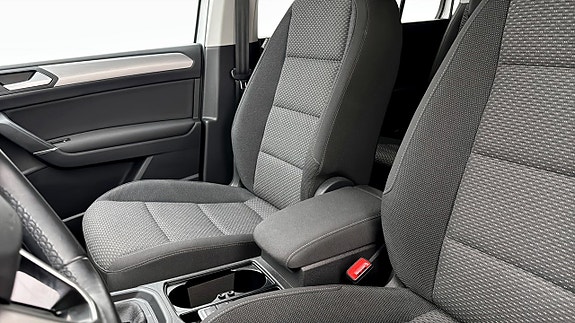 Volkswagen Touran 8 of 21