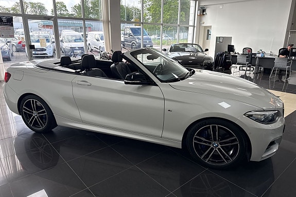 BMW M240i 7 of 11