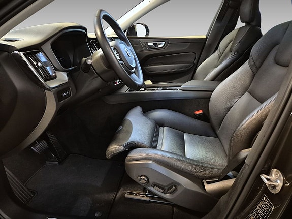 Volvo XC60 8 of 13