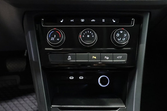 Volkswagen Touran 17 of 23