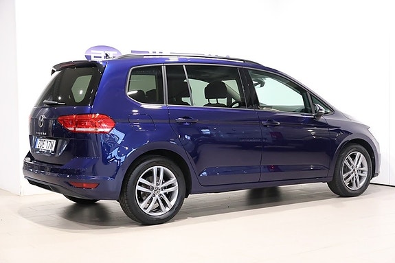 Volkswagen Touran 4 of 23