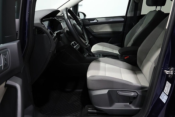 Volkswagen Touran 5 of 23
