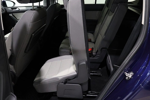 Volkswagen Touran 9 of 23