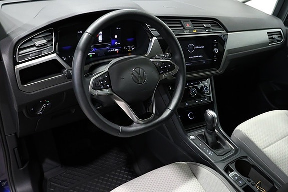 Volkswagen Touran 6 of 23