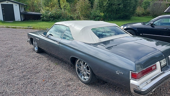 Buick Le Sabre 3 of 4