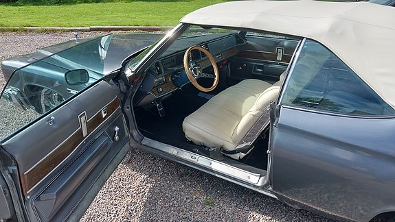 Buick Le Sabre 4 of 4