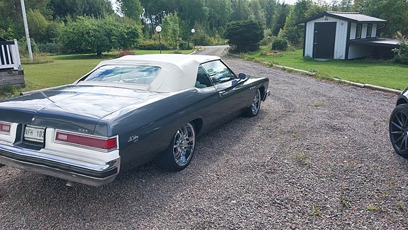 Buick Le Sabre 2 of 4