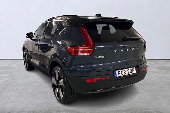 Volvo EX40 4 of 19