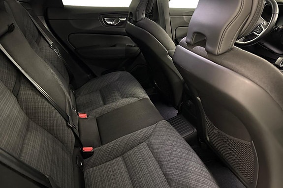Volvo XC60 11 of 13