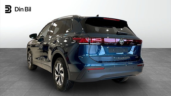 Volkswagen Tiguan 3 of 14