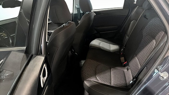 Kia Ceed 5 of 12