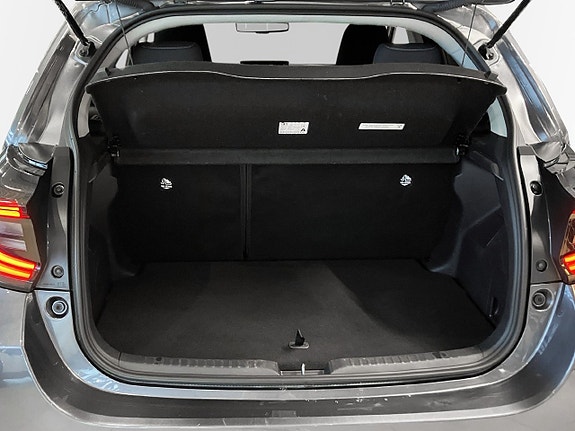 Toyota Yaris 10 of 12