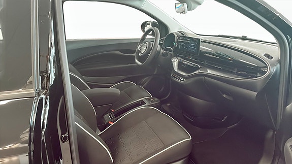 Fiat 500e 5 of 9