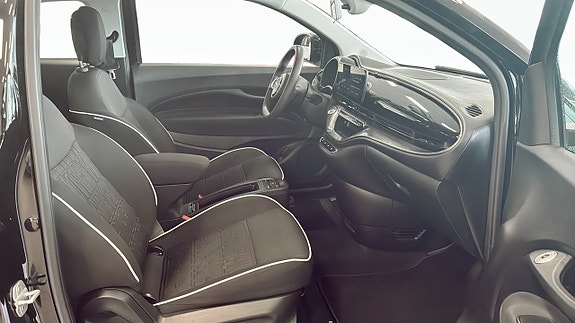 Fiat 500e 3 of 9