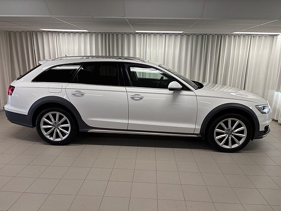 Audi A6 allroad 2 of 11