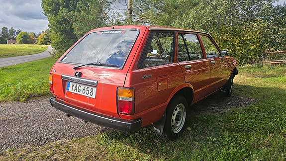 Toyota Starlet 3 of 9