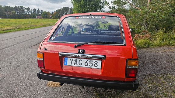 Toyota Starlet 4 of 9