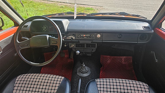 Toyota Starlet 8 of 9