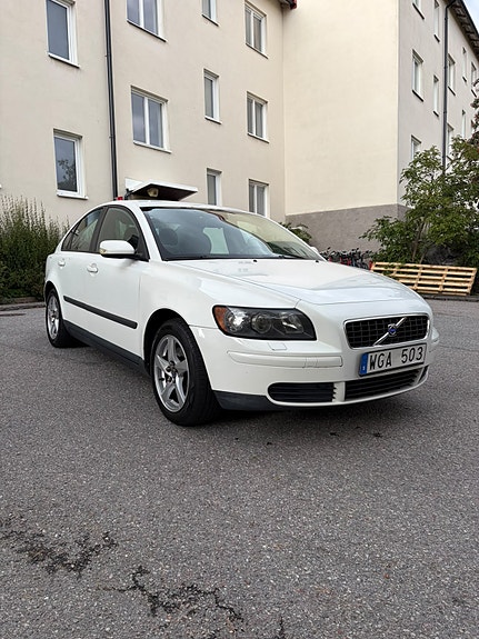 Volvo S40 2 of 7