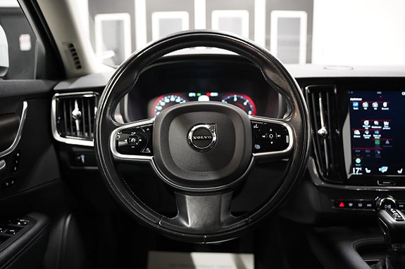 Volvo V90 Cross Country 13 of 25