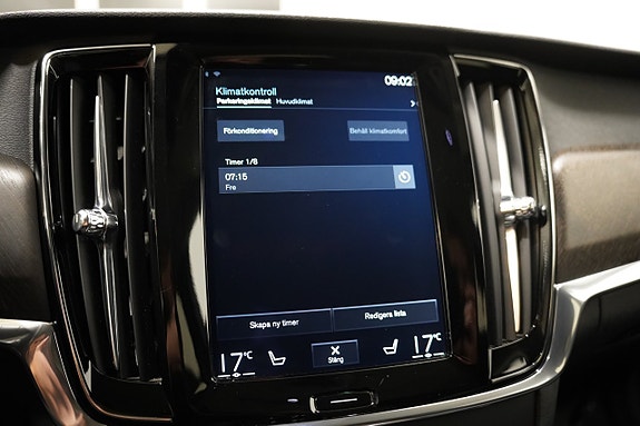 Volvo V90 Cross Country 21 of 25