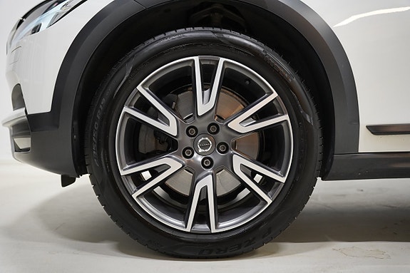 Volvo V90 Cross Country 3 of 25