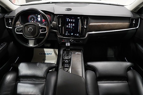 Volvo V90 Cross Country 12 of 25