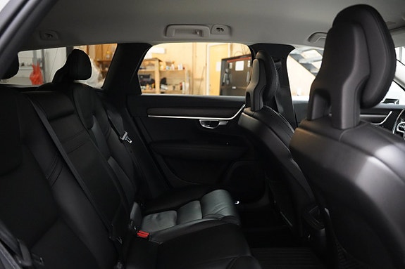 Volvo V90 Cross Country 16 of 25