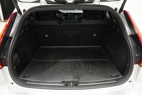 Volvo V90 Cross Country 23 of 25