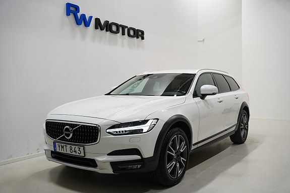 Volvo V90 Cross Country 2 of 25