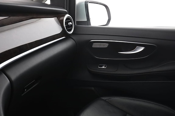 Mercedes-Benz Vito 108 26 of 30