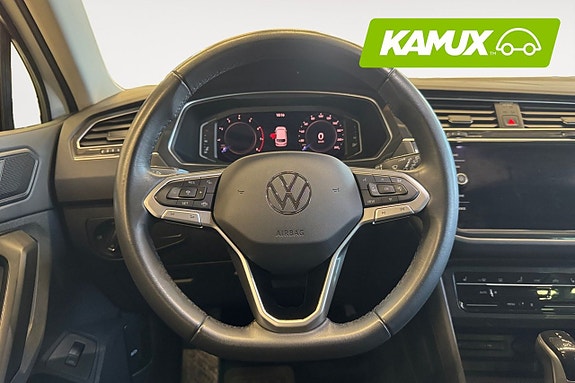 Volkswagen Tiguan 12 of 21