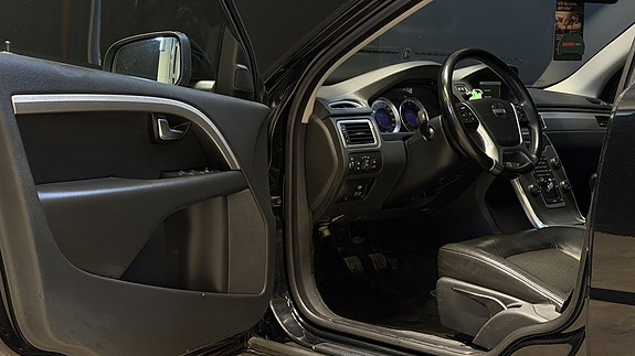Volvo V70 10 of 25