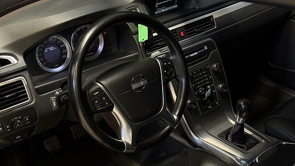 Volvo V70 12 of 25