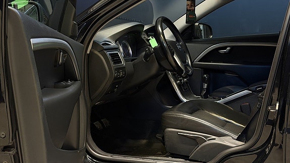 Volvo V70 11 of 25