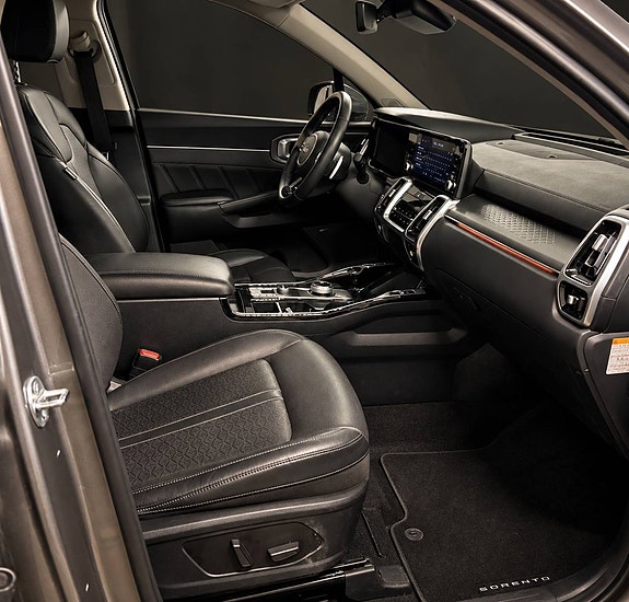 Kia Sorento 5 of 10