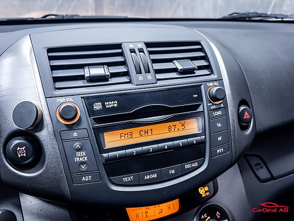 Toyota RAV4 25 of 30