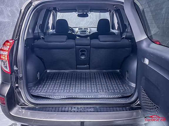 Toyota RAV4 17 of 30