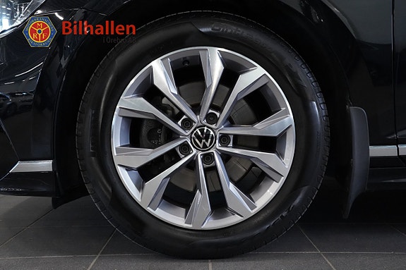 Volkswagen Passat 12 of 26