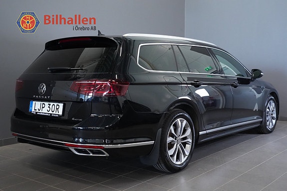 Volkswagen Passat 2 of 26