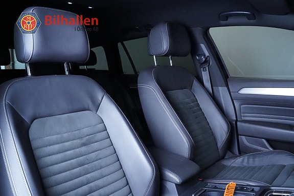 Volkswagen Passat 23 of 26