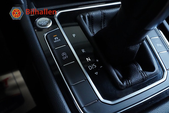 Volkswagen Passat 19 of 26
